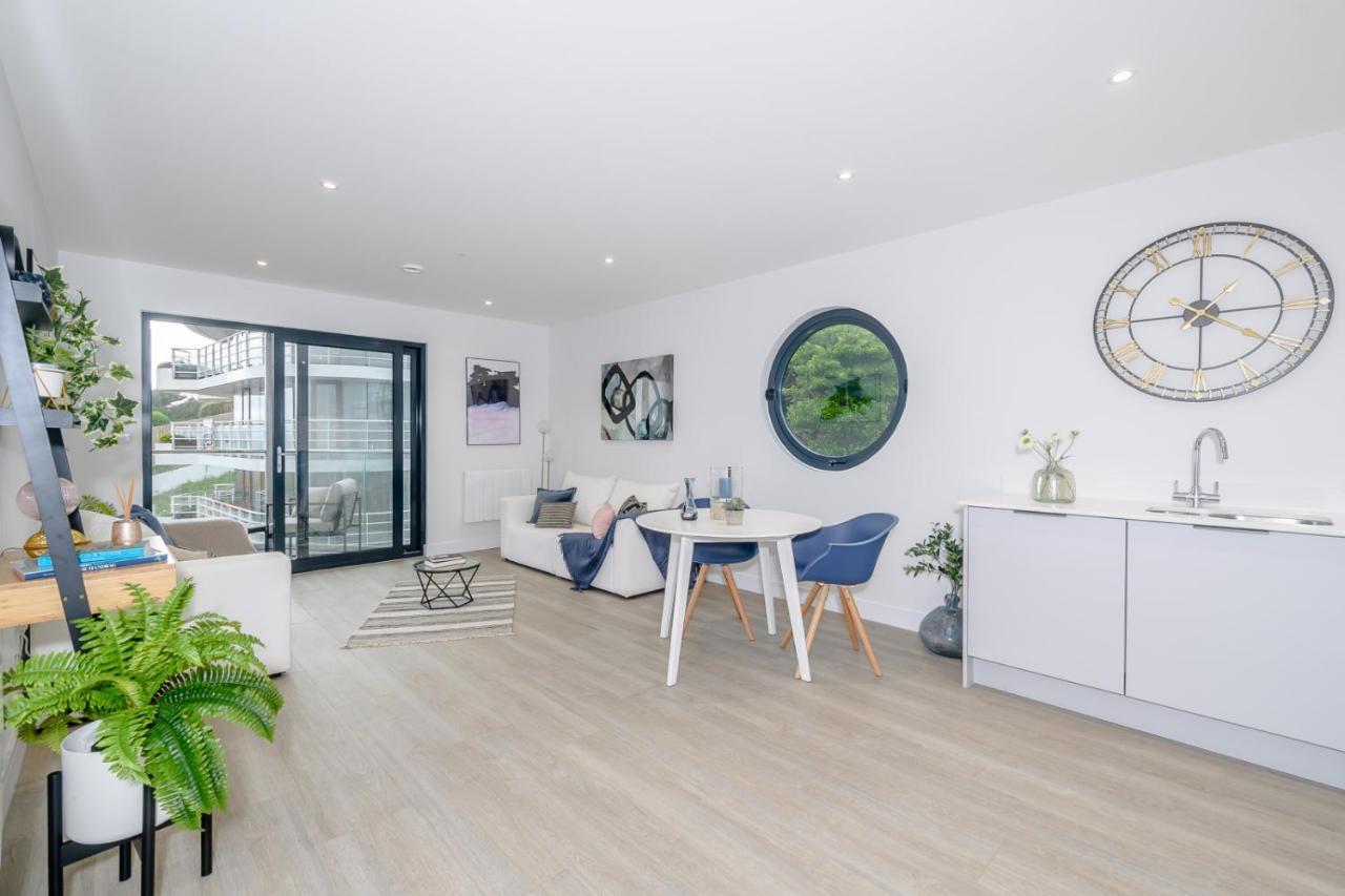 5 Middlecombe - Luxury Apartment At Byron Woolacombe, Only 4 Minute Walk To Woolacombe Beach! Dış mekan fotoğraf